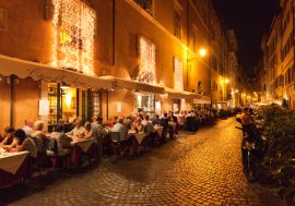 Bologna si svela (in una sola) di notte: non i soliti locali per turisti