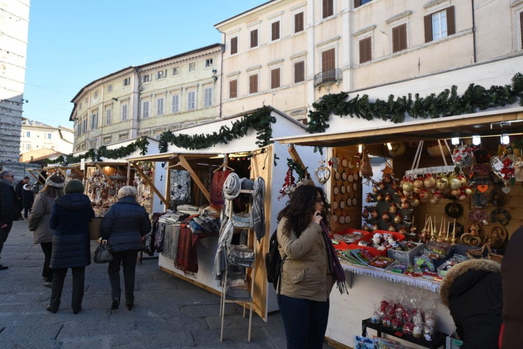 perugia-market-christmas-stalls