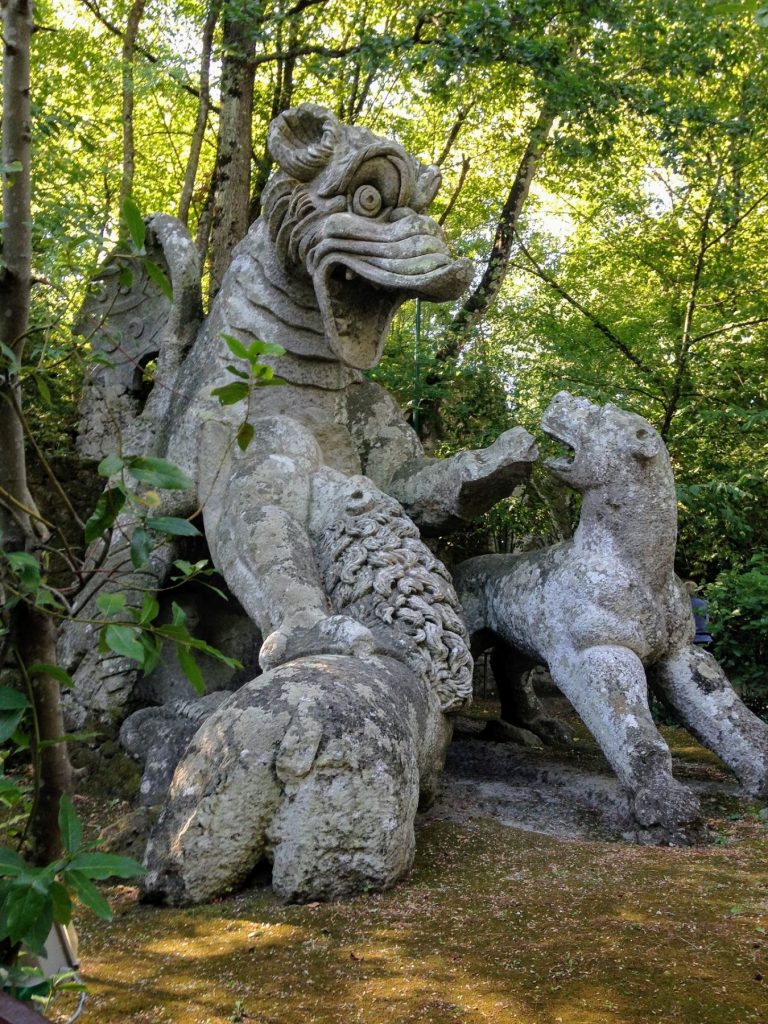bomarzo-bosco-sacro-draghi-sculture